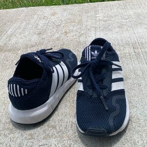 Kids Adidas Swift Run X. Blue & white. Kids size US 10K